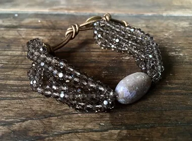 Africa Grey with Agate Center Stone